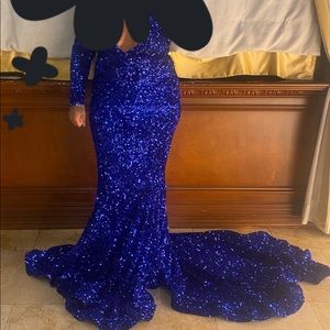 I am selling this beautiful prom dress . Only worn once!